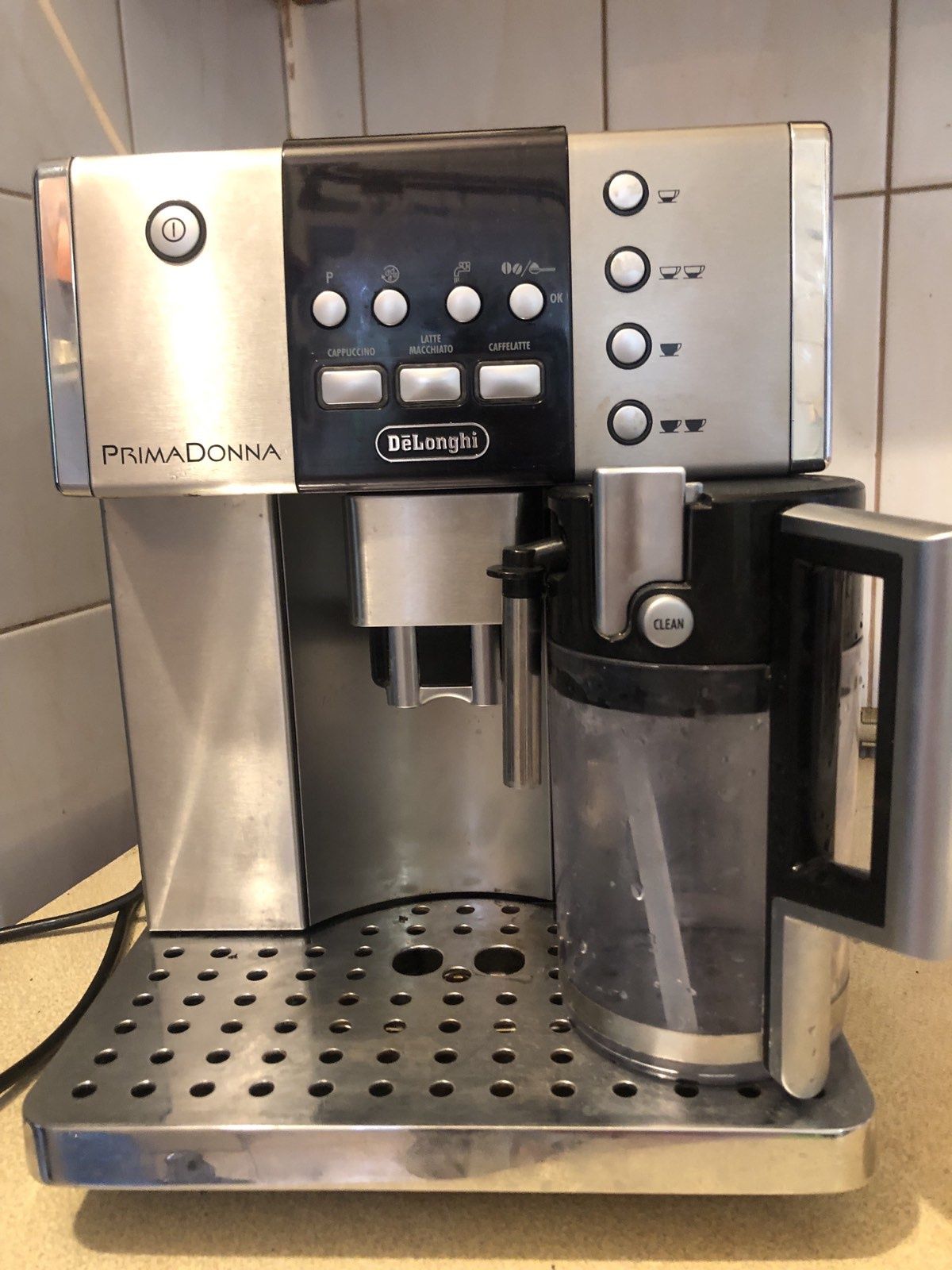 ekspres do kawy Primadonna delonghi