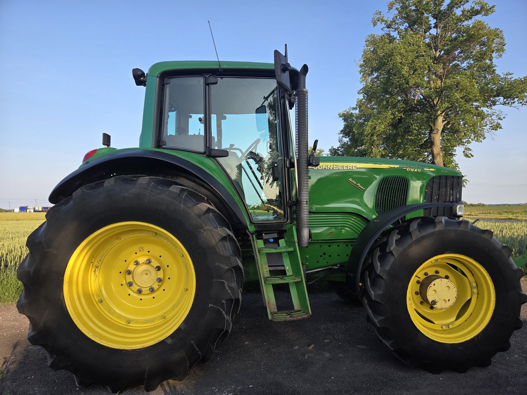 Ciągnik rolniczy john deere 6920 s