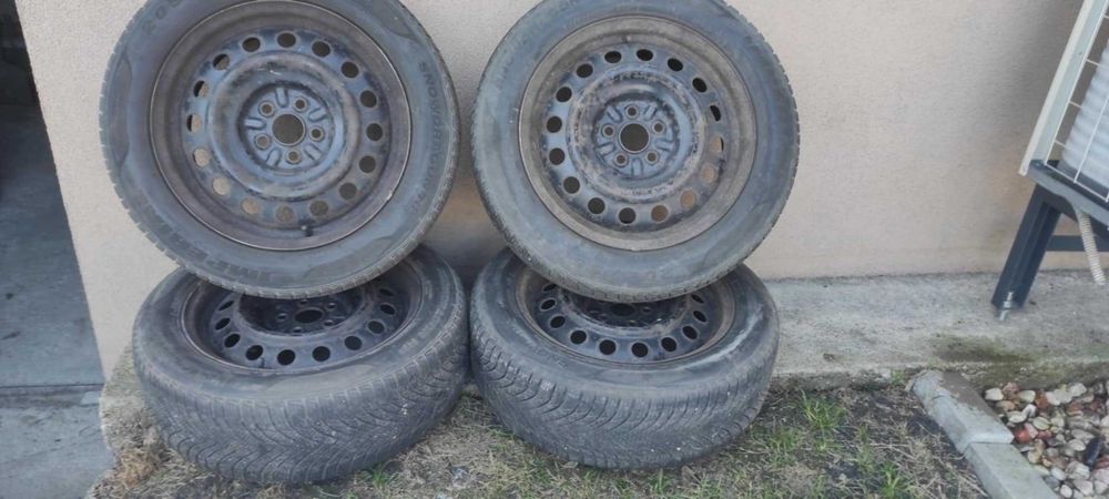 Opony zimowe z felgami 205/55/16