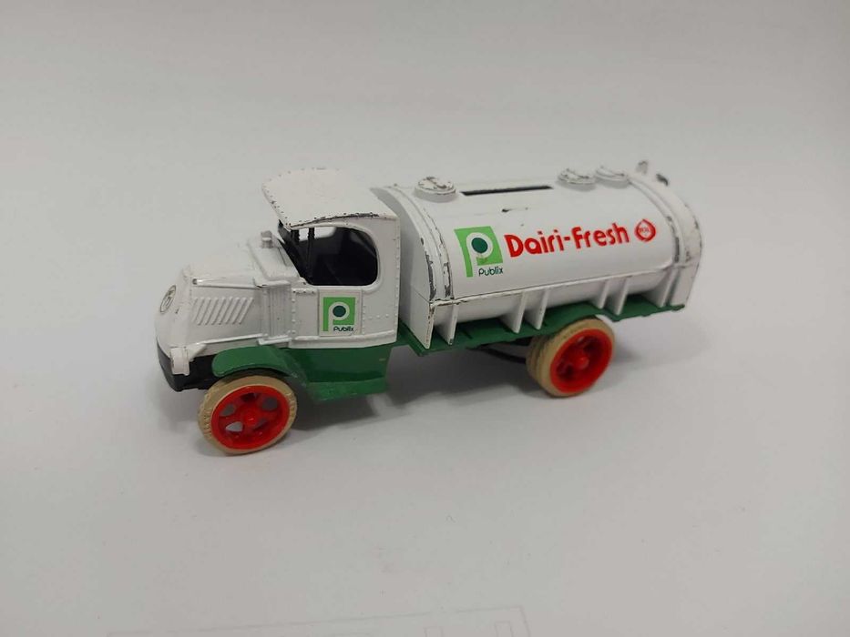 Коллекционные модели машин Назад в будущее Kinsmart