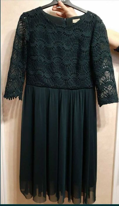 Жіноче плаття смарагдового кольору