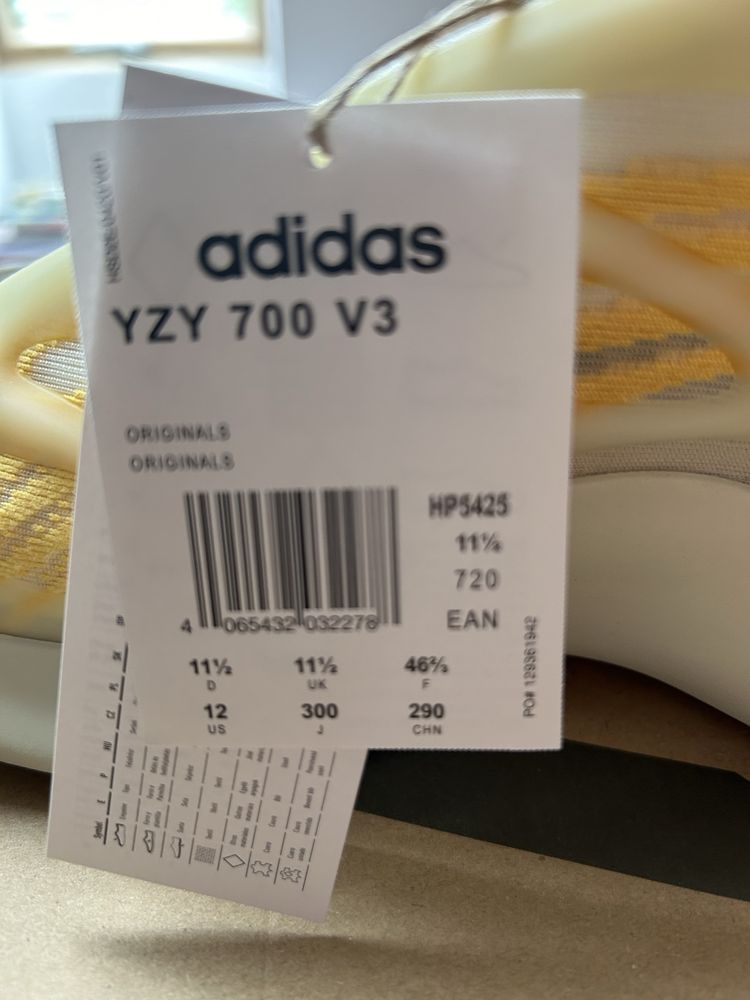 adidas Yeezy 700 V3 Mono Safflower Żółte roz. 46 2/3