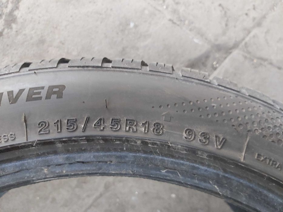 215/45R18 Dwie używane opony całoroczne Imperial
