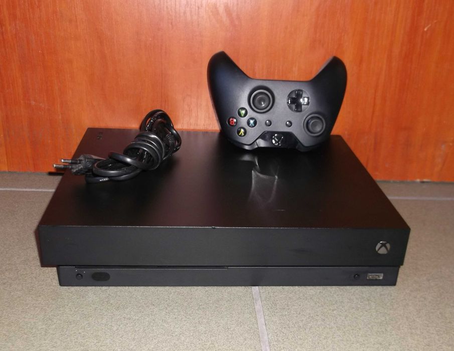 Konsola XBOX ONE X 1TB