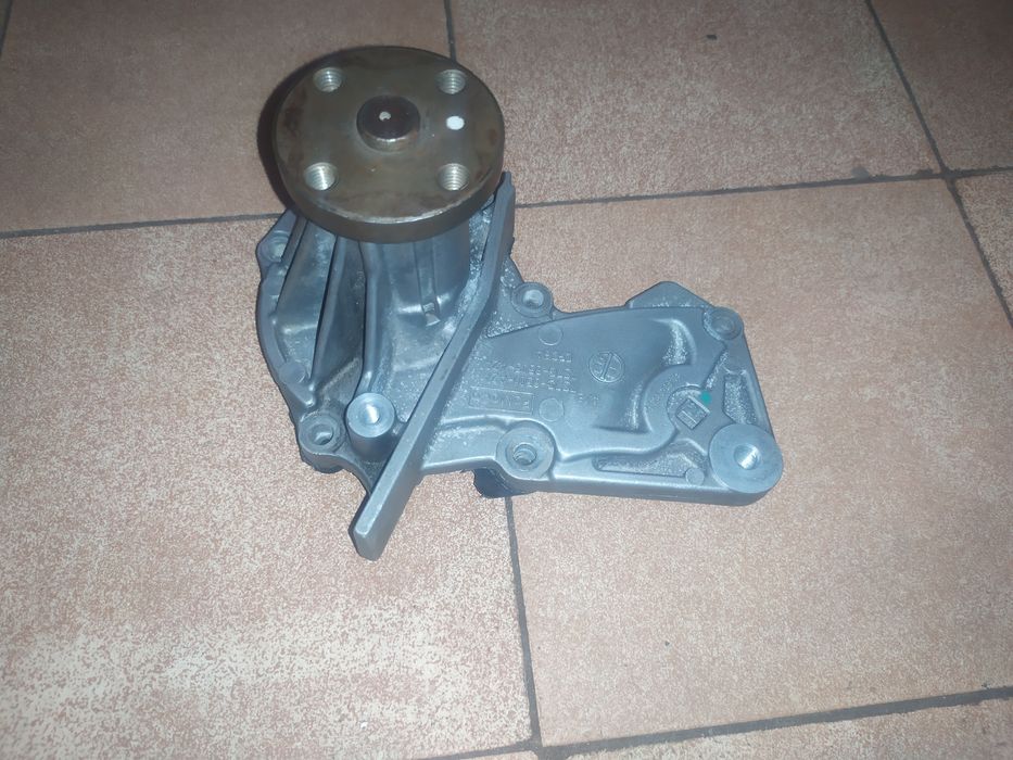 Помпа воды Ford и мазда