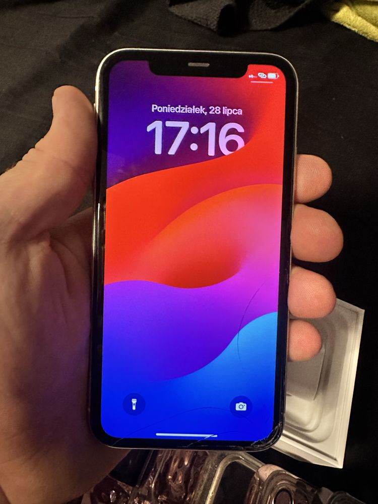 Iphone 11 bialy 128gb