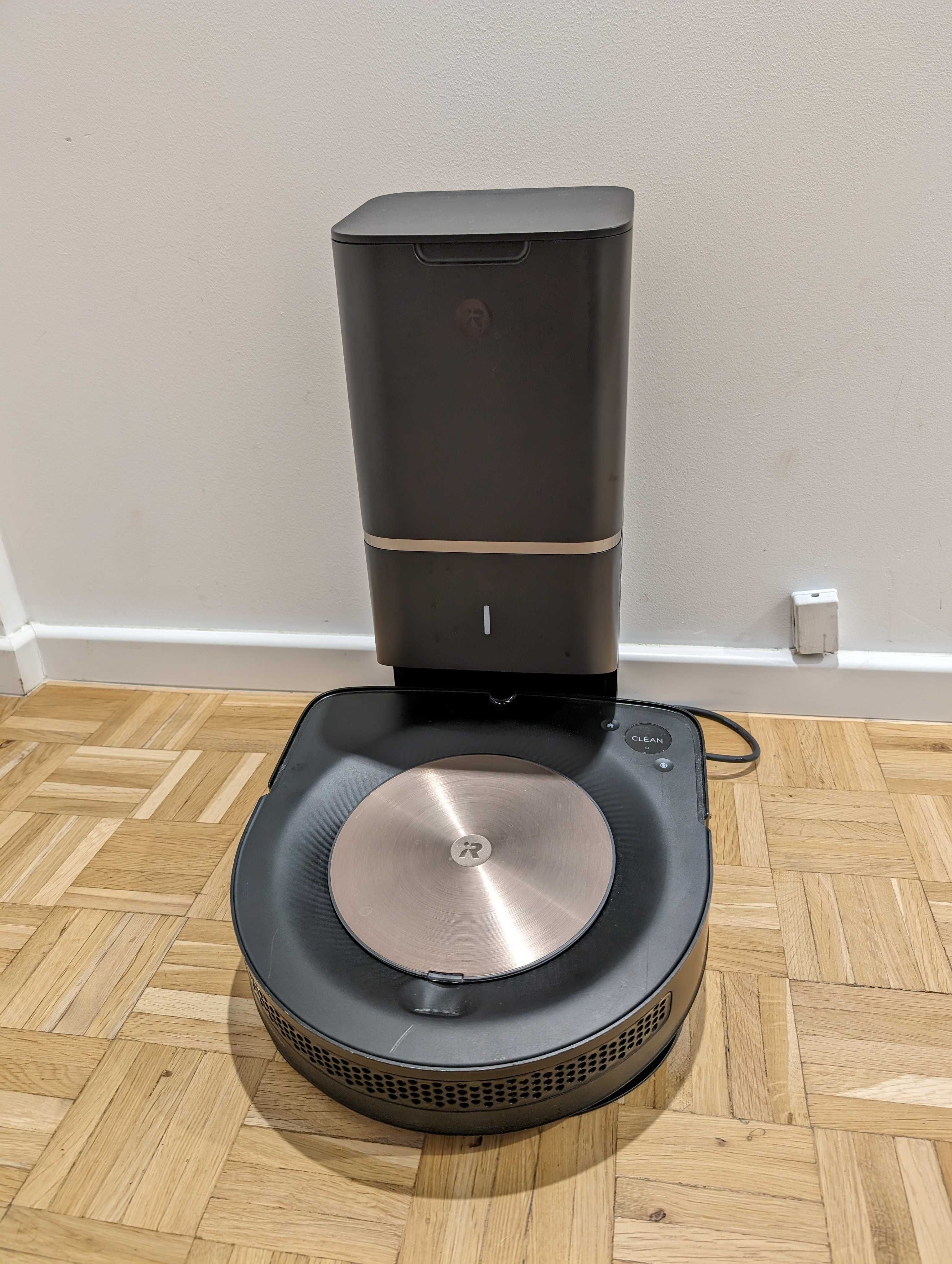 Robot odkurzający iRobot Roomba s9+ - odkurzacz i stacja clean base