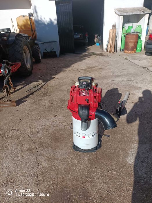 Máquina de apanhar frutos secos ou azeitonas