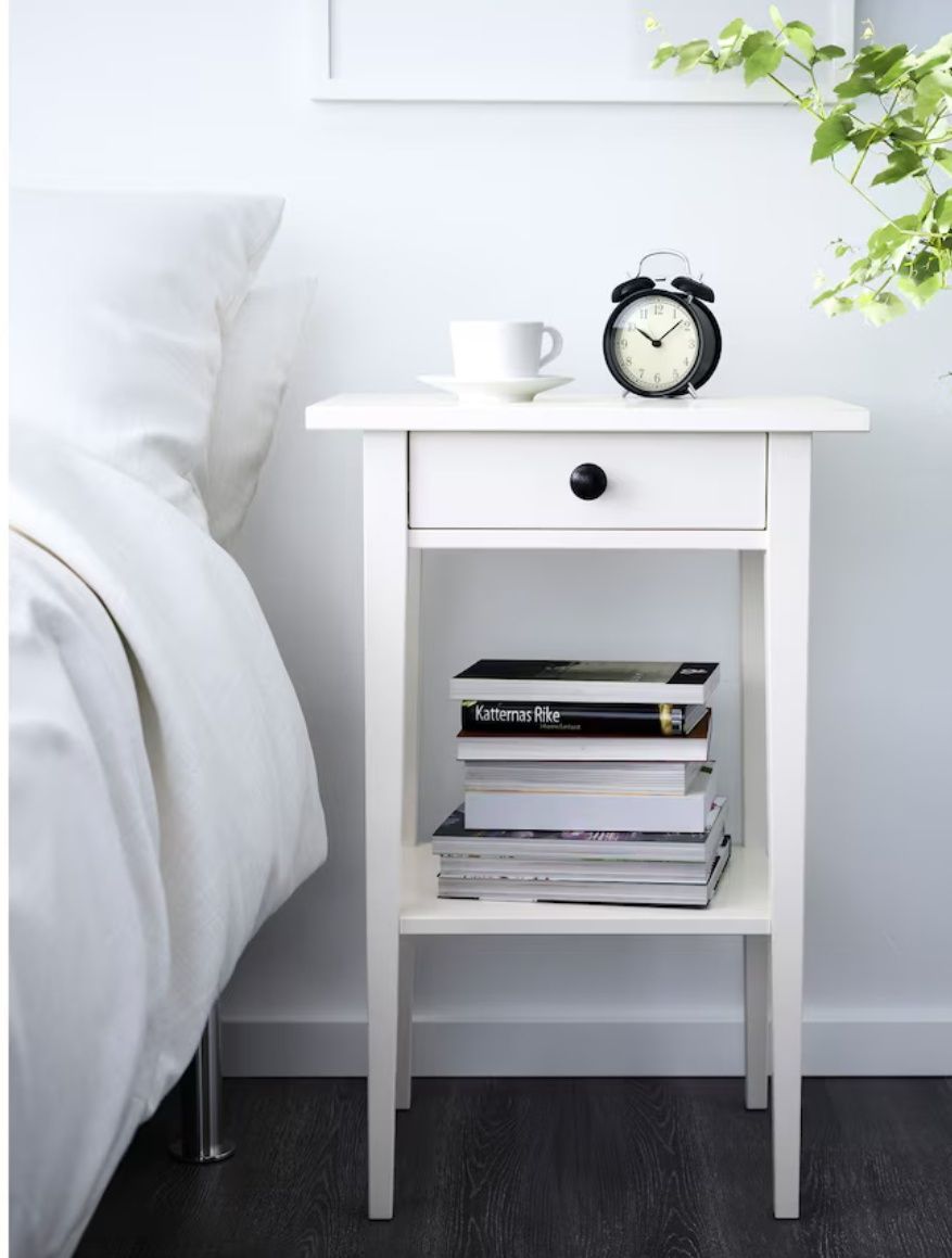 Mesa de cabeceira Hemnes IKEA