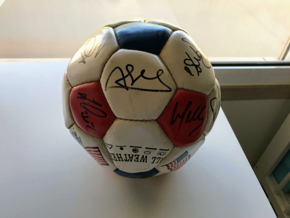 Bola autografada Benfica 93/94