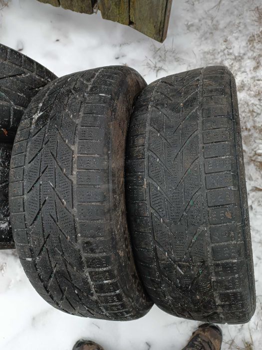 Opony zimowe Toyo SnowProx 225/60/17 99V 4sztuki do SUV'a