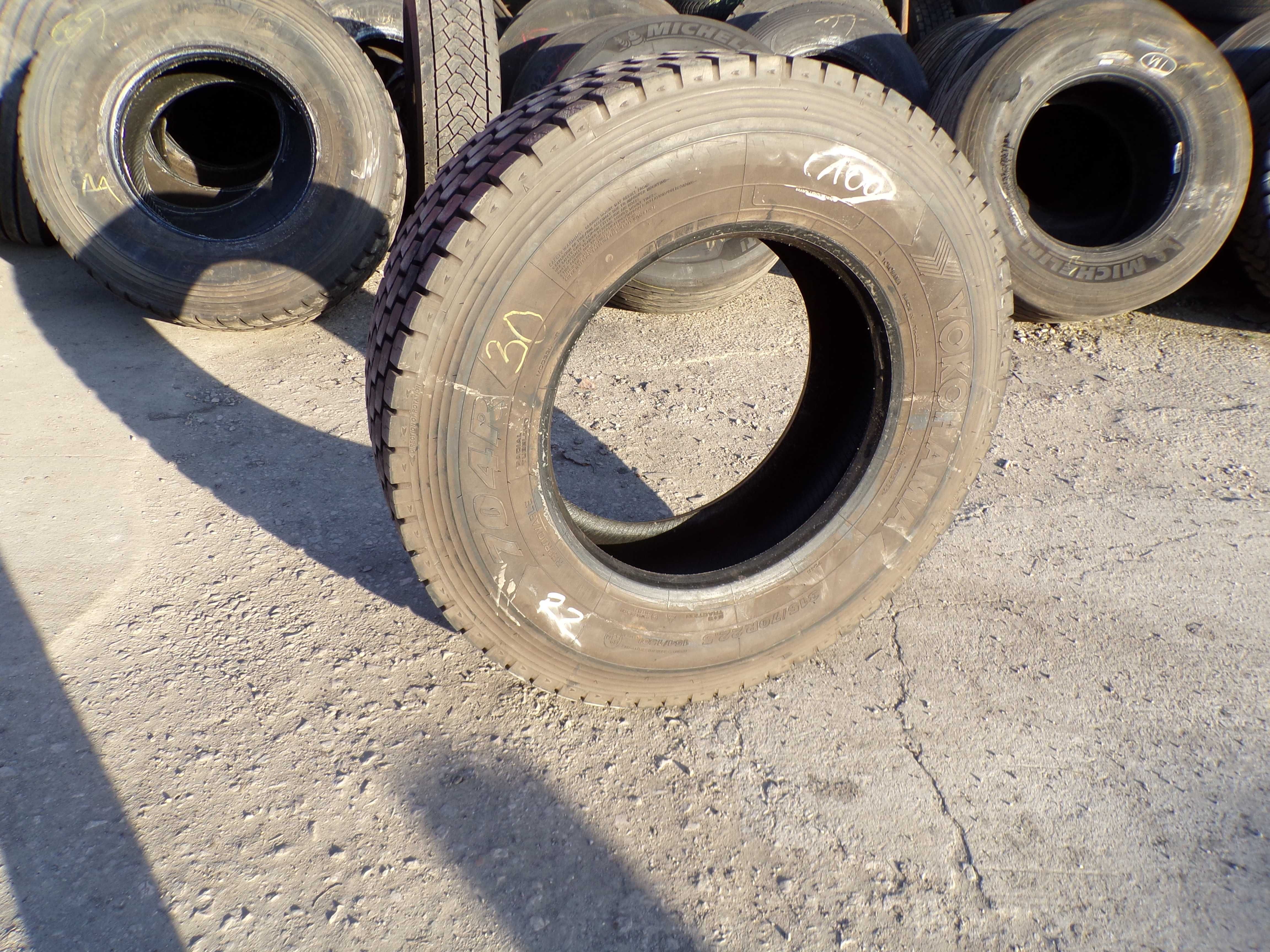 Opona 315/70R22.5 YOKOHAMA 704 R (920 netto)