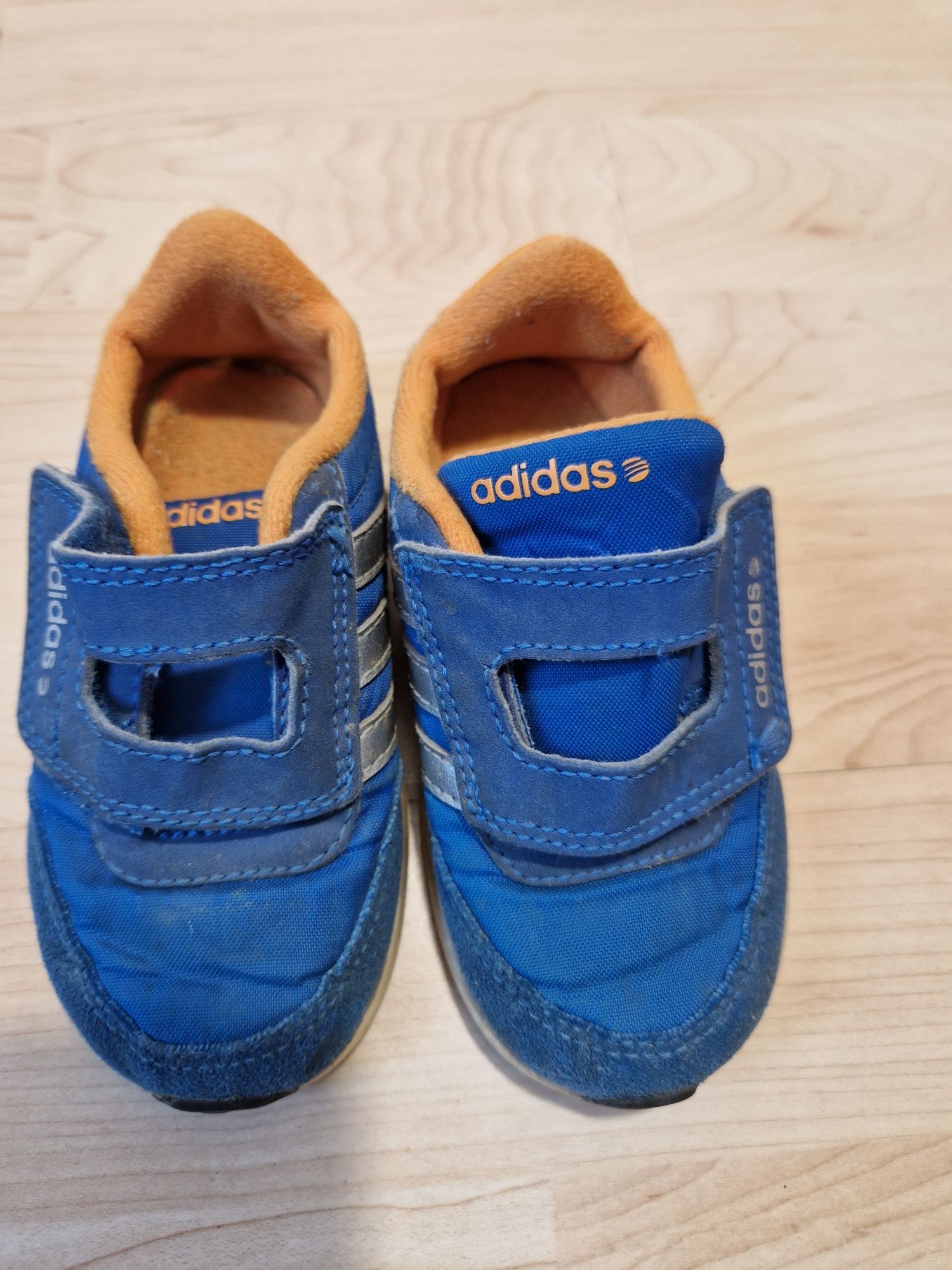 Buty chłopięce adidasy 22
