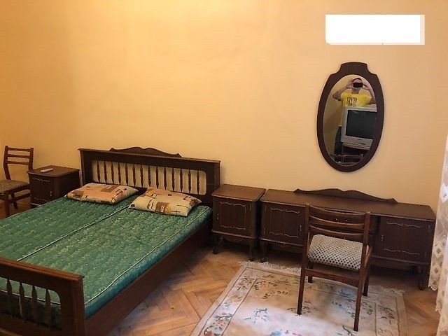 Продам 2 кімнатну квартиру, можна під комерцію!