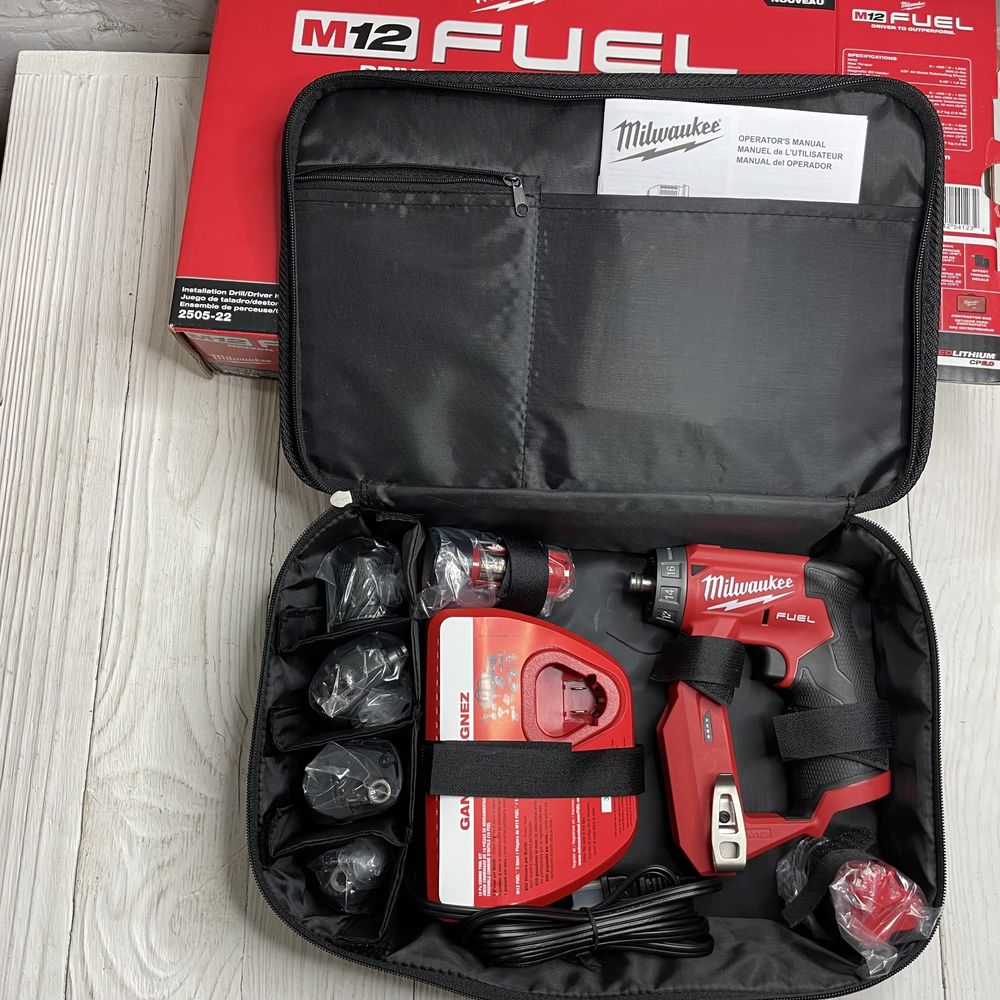Бесщеточный аккумуляторный шуруповерт  Milwaukee M12 2505-22 FUEL™