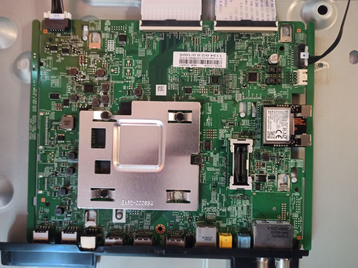 Телевізор  Samsung UE49 NU7172U на запчастини