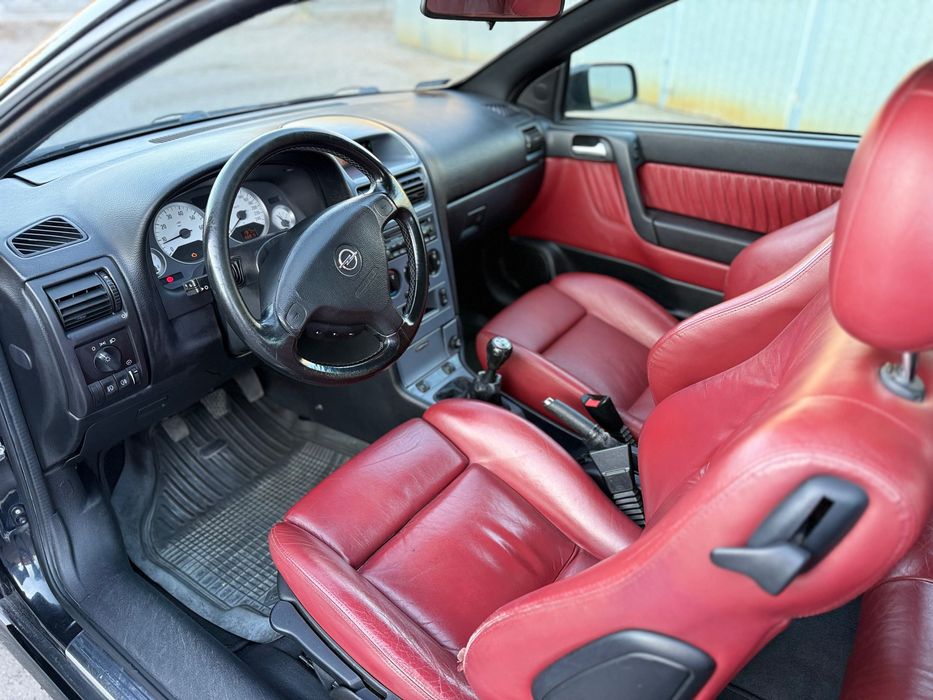 Opel Astra G Cabrio Bertone 2.2 | Skóra | Automat dach |
Zadbany