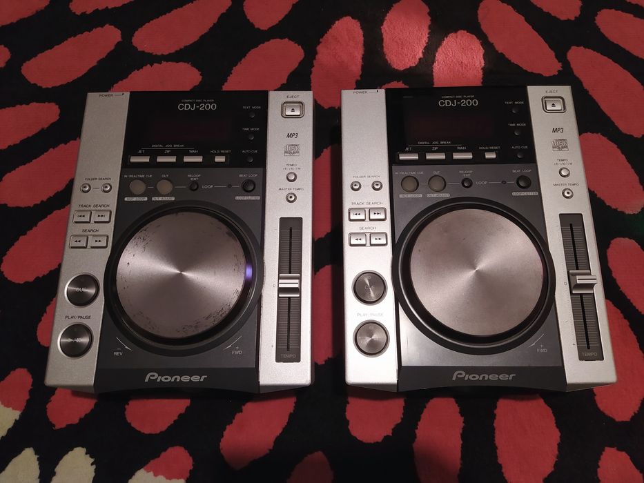 CDJ 200 Pioneer - Como novos!