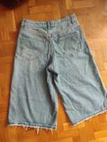 Бриджды bershka  джинсы xs-s 150 грн