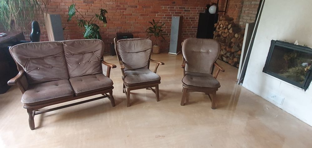 Zestaw wypoczynkowy dwa fotele sofa drewniana konstrukcja