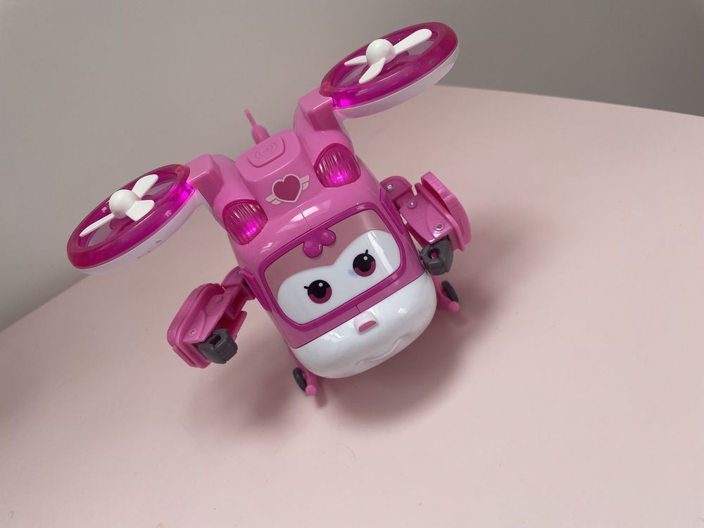 Super Wings Dizzy transformująca