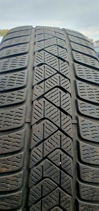 Pirelli Sottozero 3 Winter 225/60R18 104H DOT4720 4,5-5,5mm 4szt.
