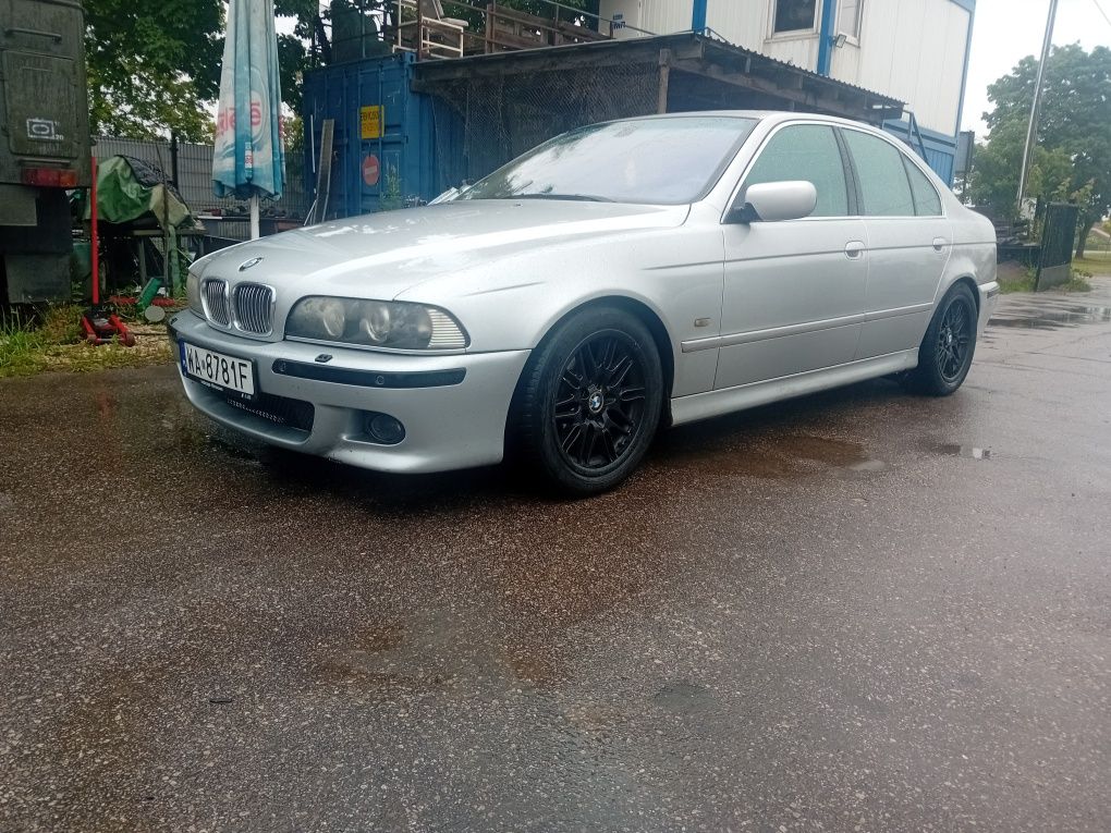 BMW E39, 530D, uszkodzona