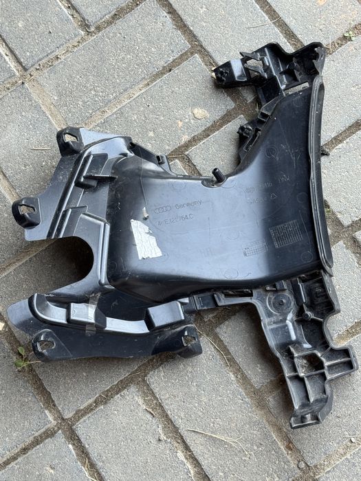 Воздухозабірник повітропровід Audi e-tron s-line