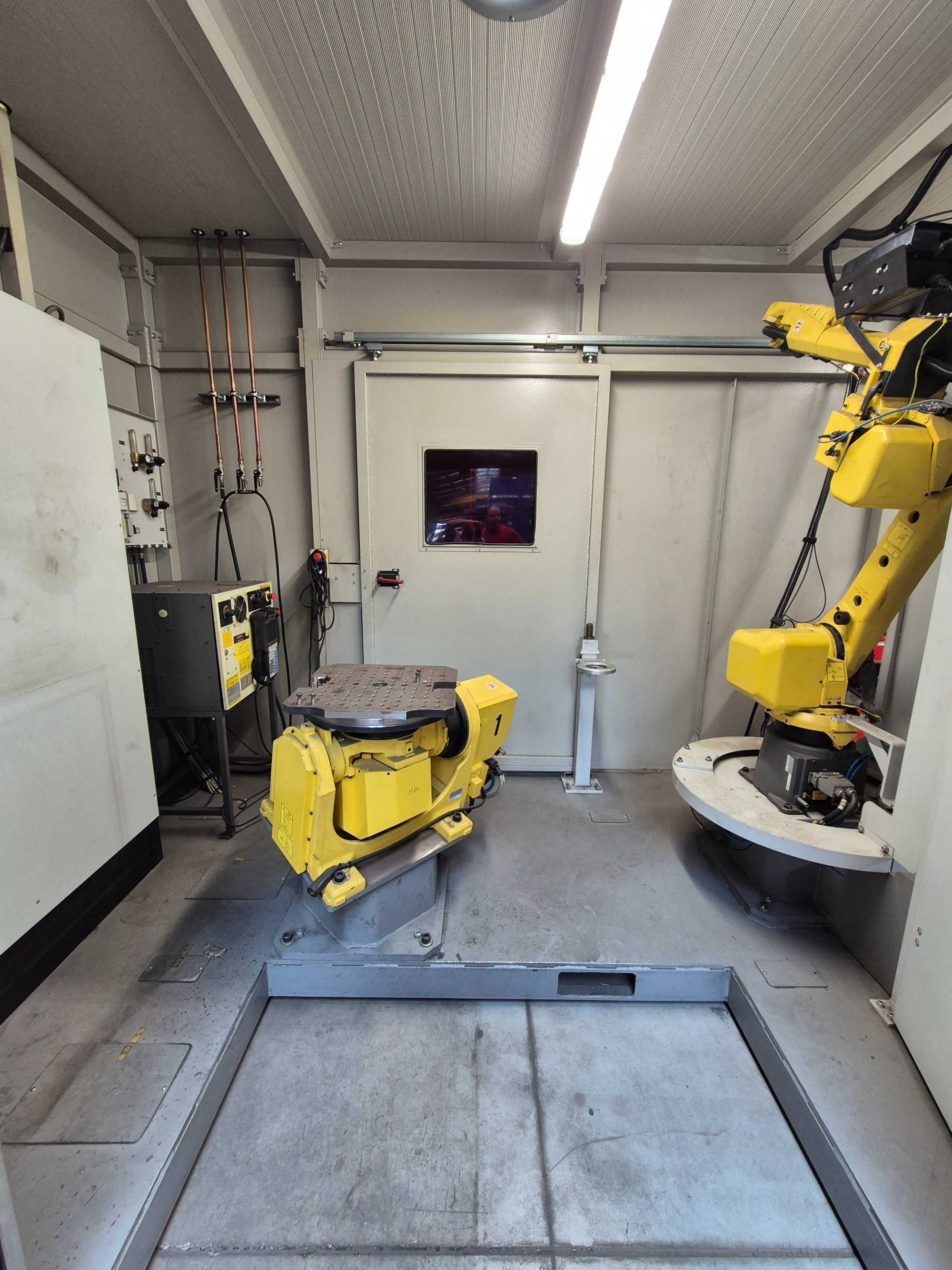 Cela spawalnicza dwustanowiskowa Robot Conncept 2 xTIG z podajnikiem
