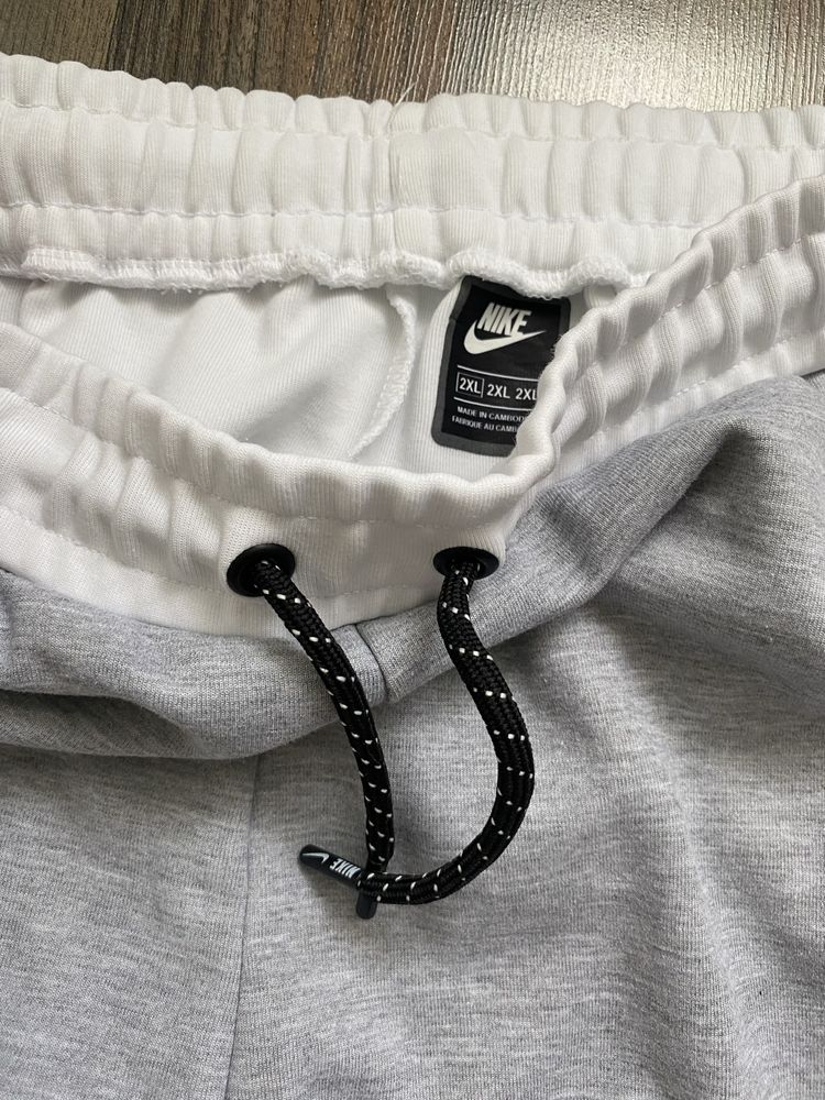 Штани  Nike Tech fleece M L