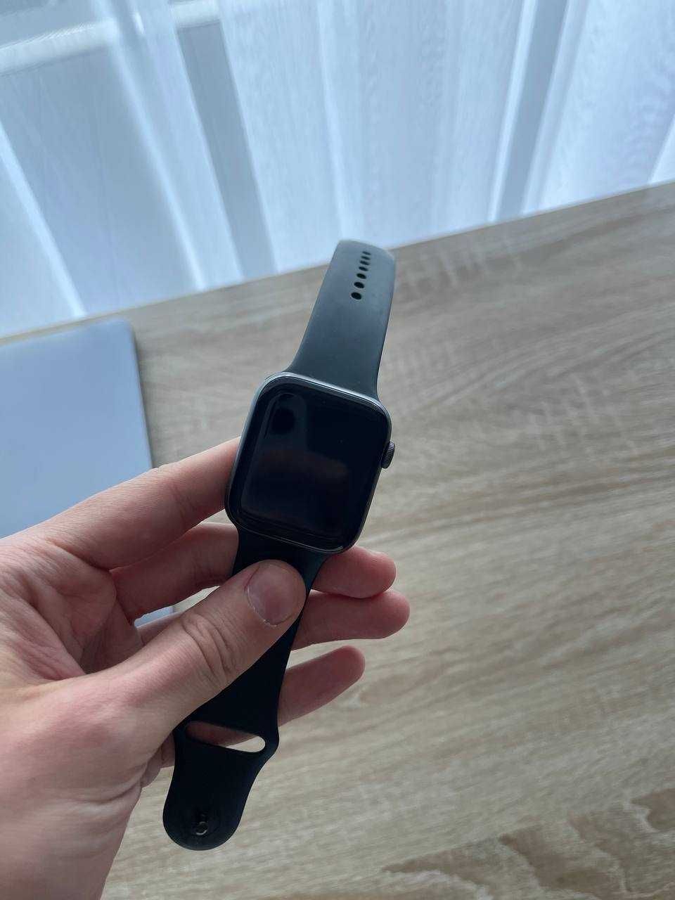 Apple Watch Series 4 - 44mm case