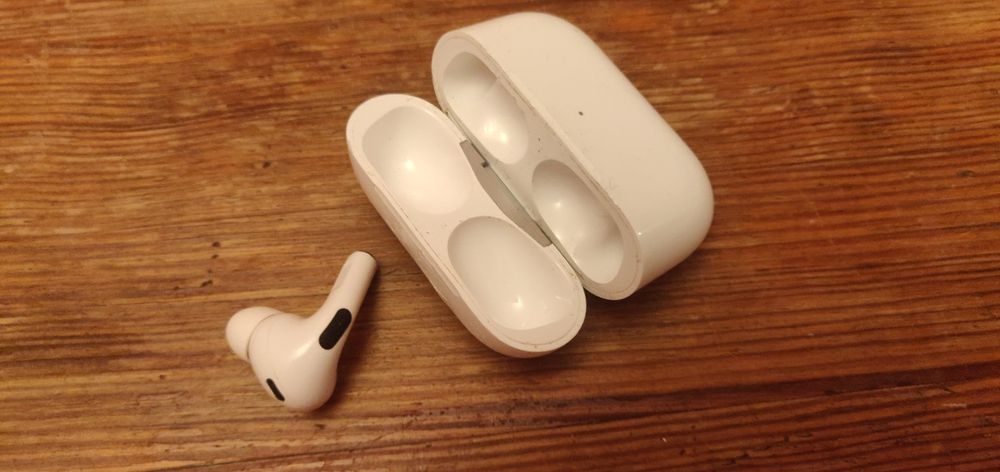Футляр з навушником  Кейс Apple AirPods USB-C Case