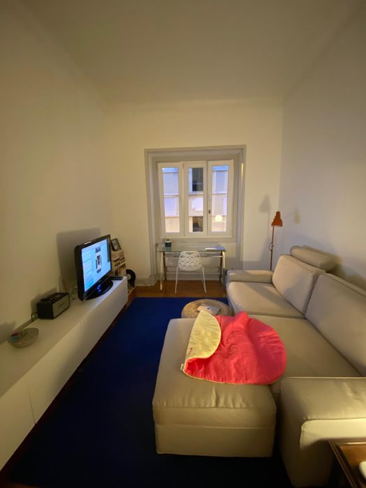 Sofá Kivik 3 lugares + Repousa pés