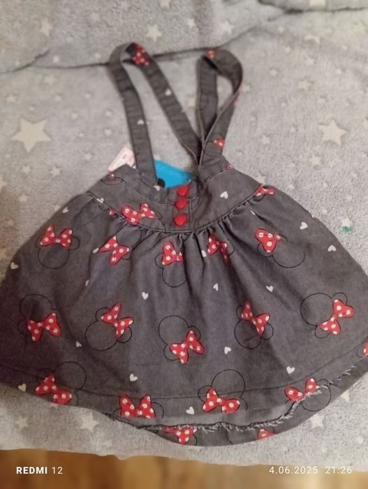 Sukienka na szelkach