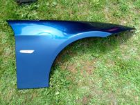 BMW E90 E91 3 series błotnik prawy kolor tiefseeblau metallic oryginał