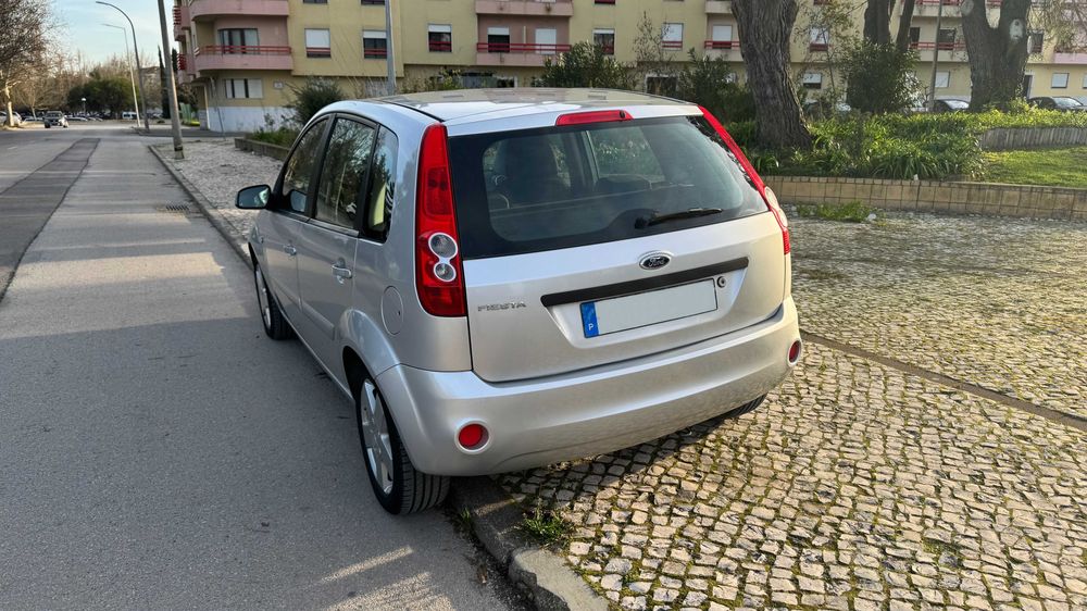 Ford Fiesta 1.2 a gasolina