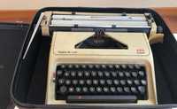 Máquina de escrever AEG