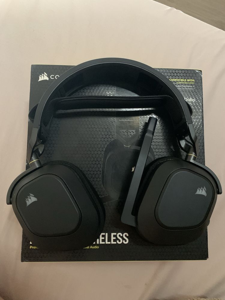 Навушники Corsair HS80 RGB Wireless