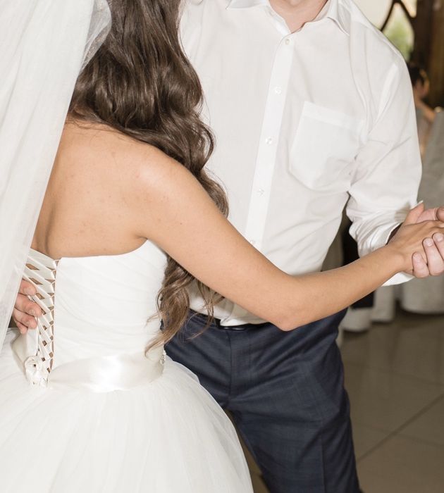 Весільна сукня