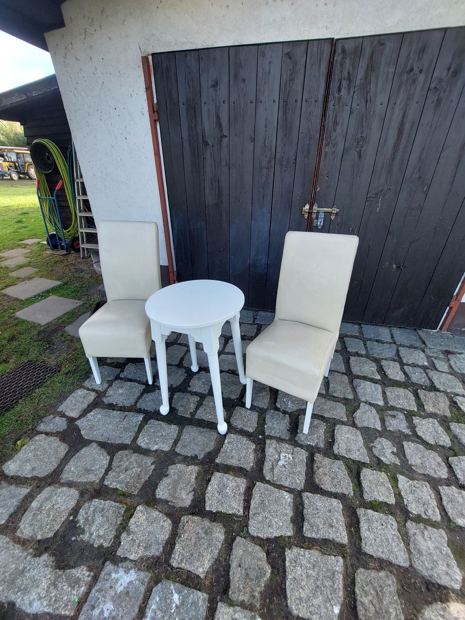 Stolik + 2x krzesła ze skury antyk 35.