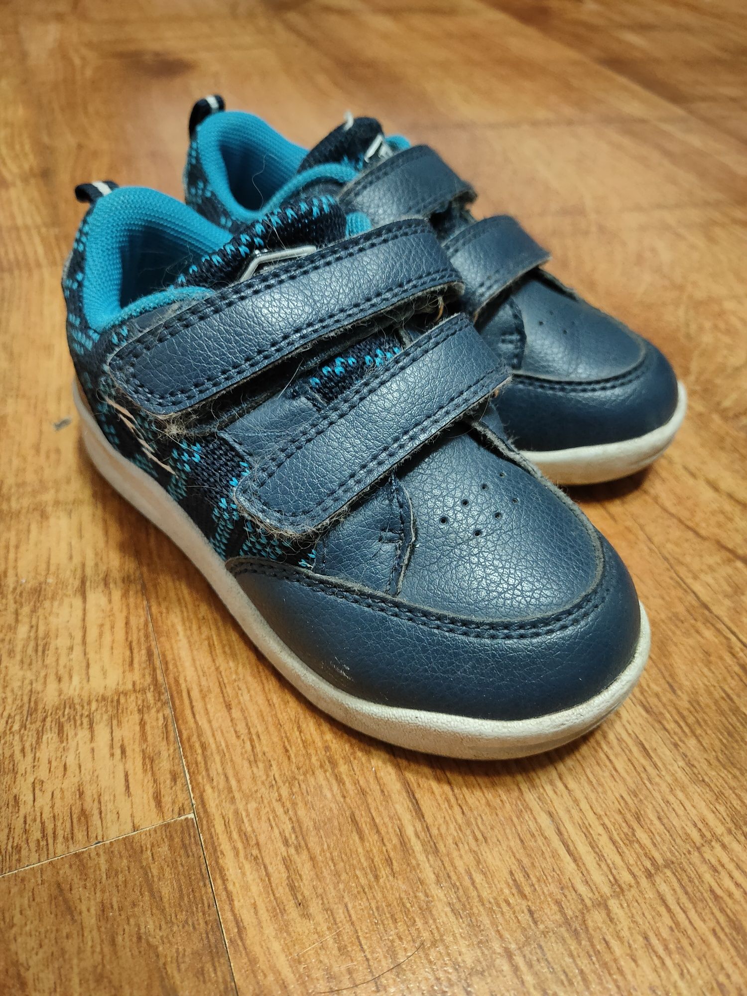 Buty sportowe Umbro rozm.24