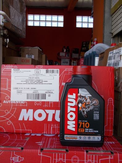 Motul 710 2T ( 1 Lt )