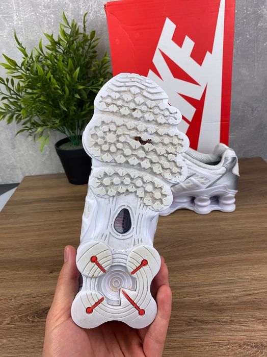 Nike Shox TL r. 36,5 – sportowe sneakersy w bieli i srebrze