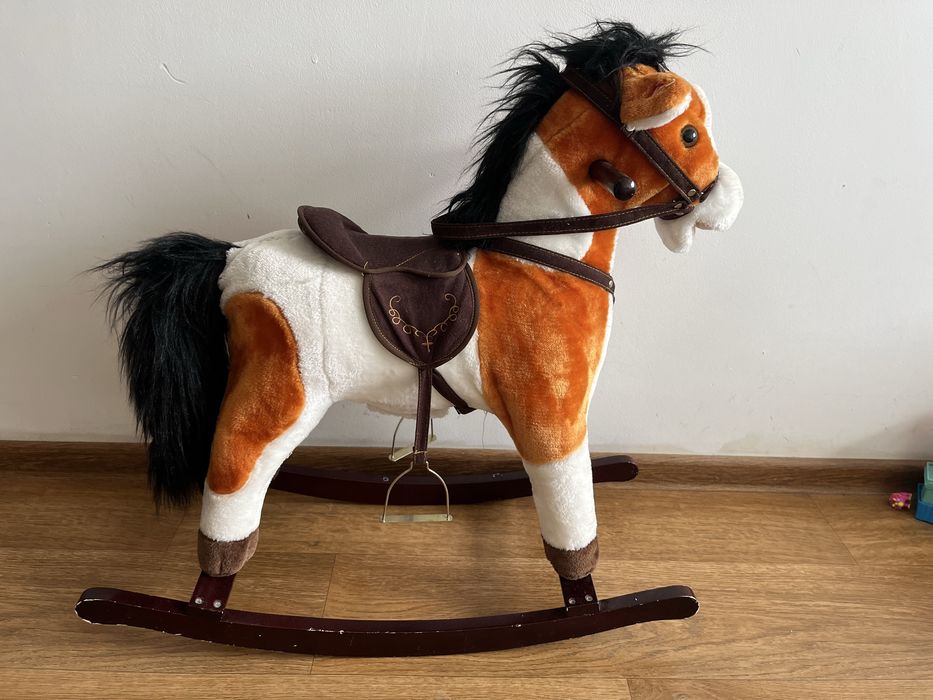 Koń na biegunach interaktywny huśtawka