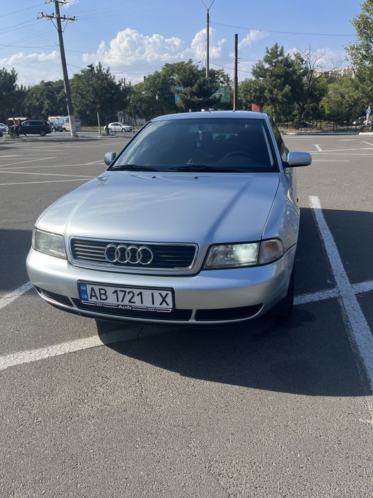 Audi A4 B5 1.8 бензин