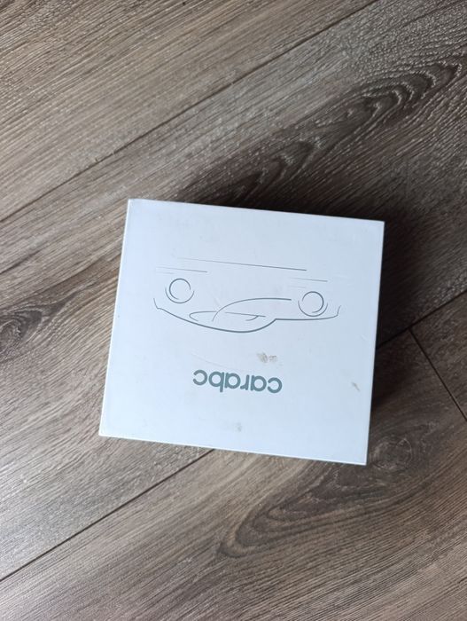 Nowy bezprzewodowy adapter CarPlay do Mercedesa