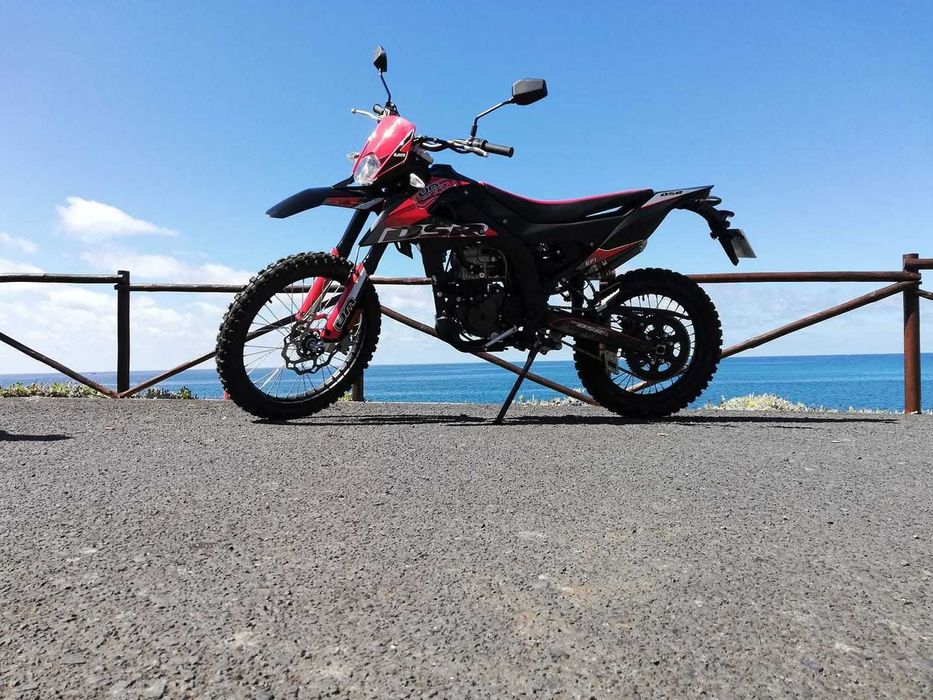 Vendo UM DSR 125, apenas 5000 km!
