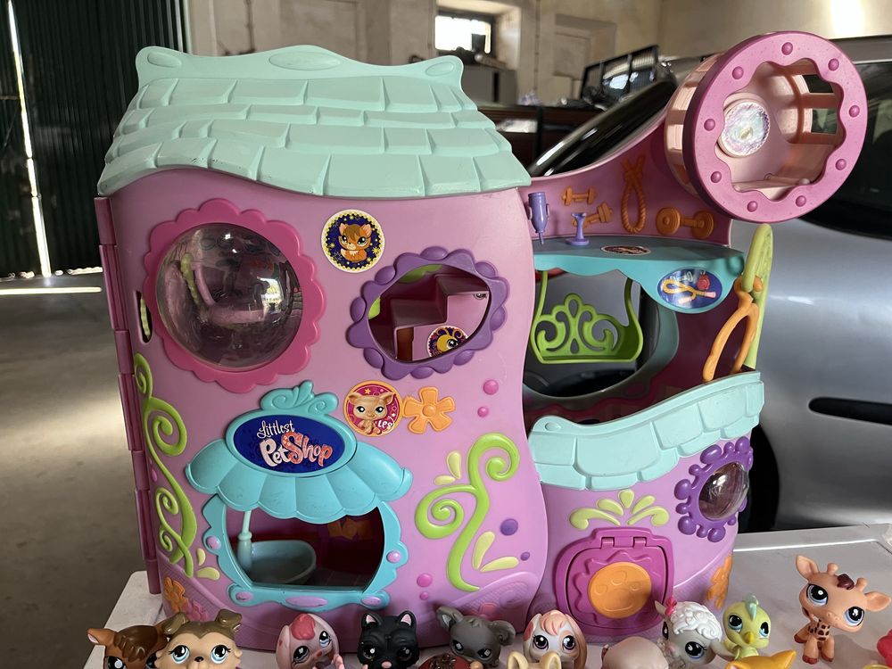 Casa dos Little Pet Shop com 53 bonecos e acessórios