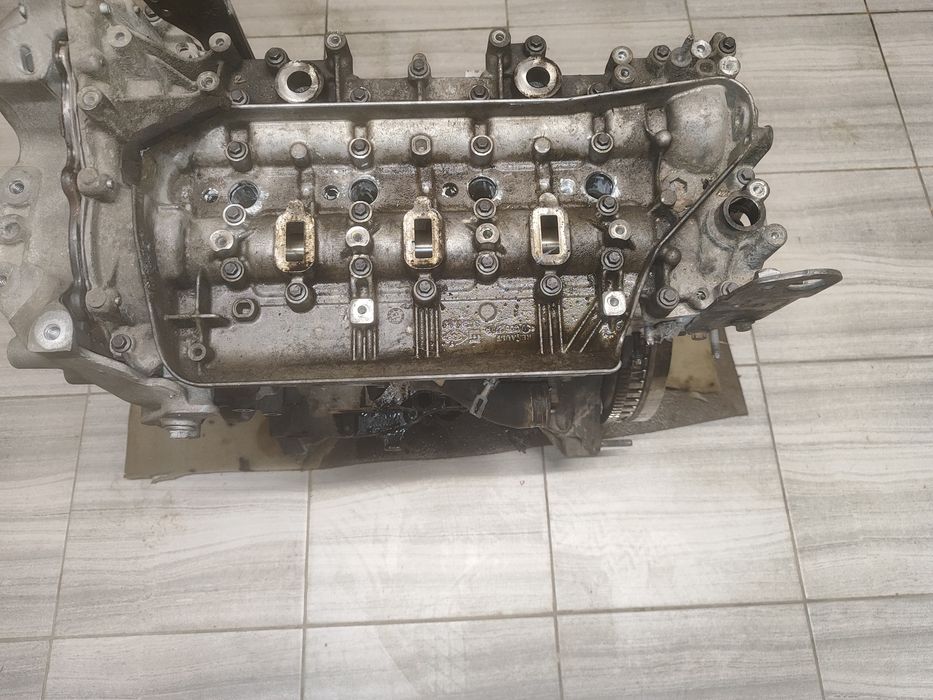 Słupek opel Vivaro 1.6