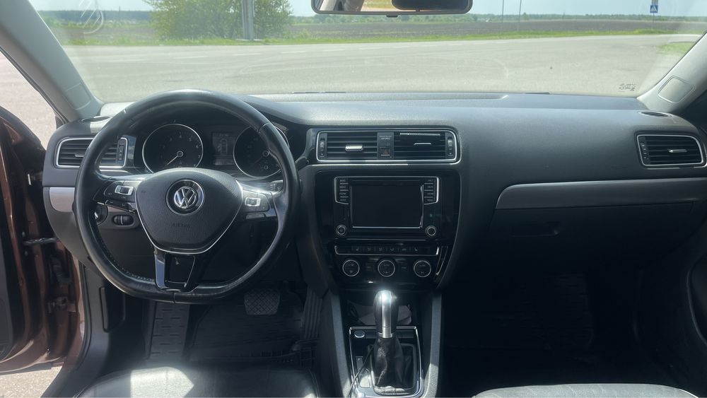 Volkswagen jetta SEL 1.8 2017